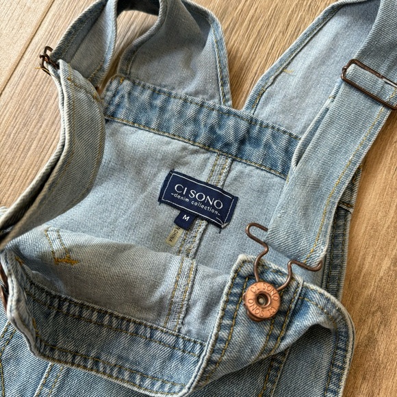 Women’s Jean overalls - Size medium - Picture 2 of 5